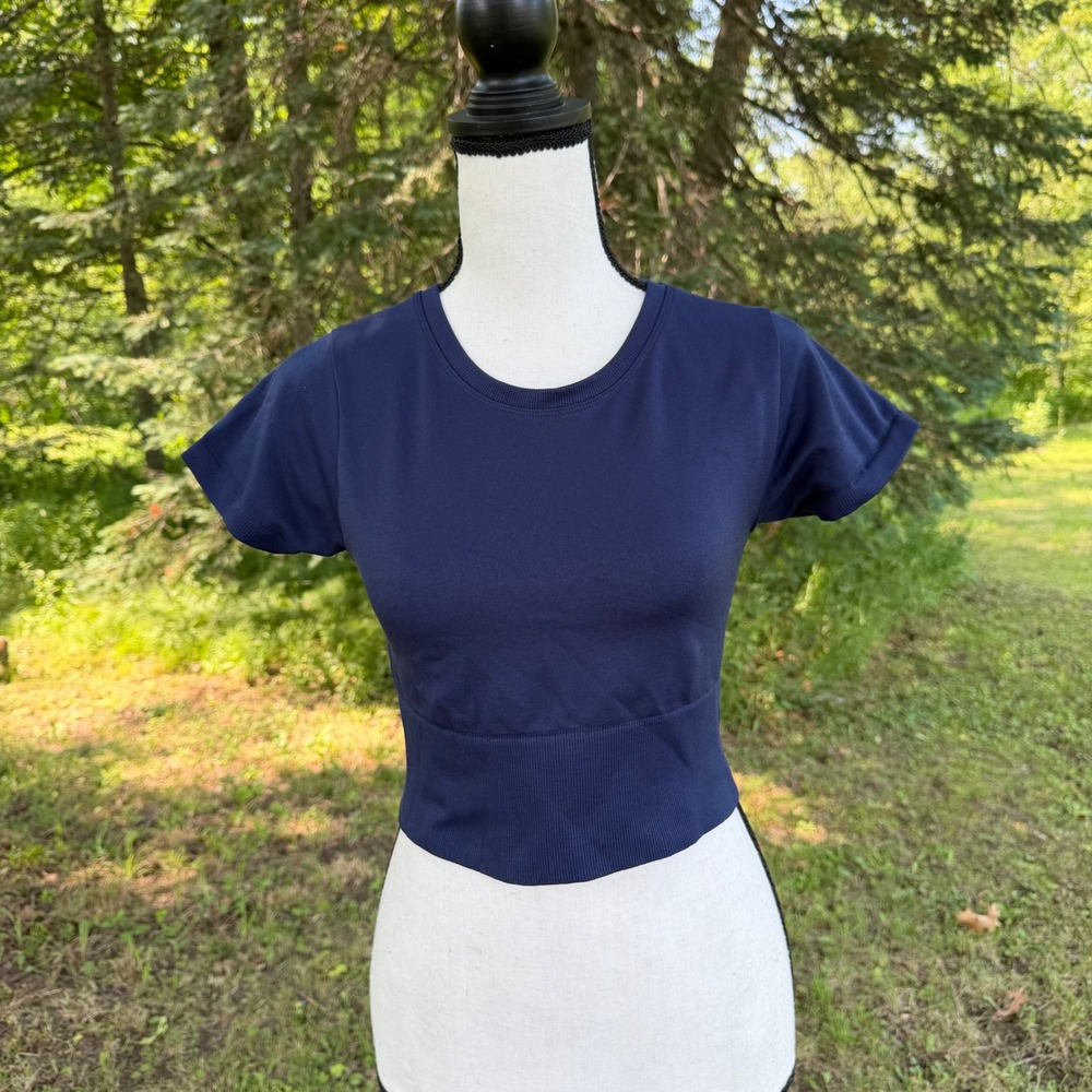 OFFLINE By Aerie Sidewalk Seamless Cropped T-Shirt Womens Size Small Royal Navy‎